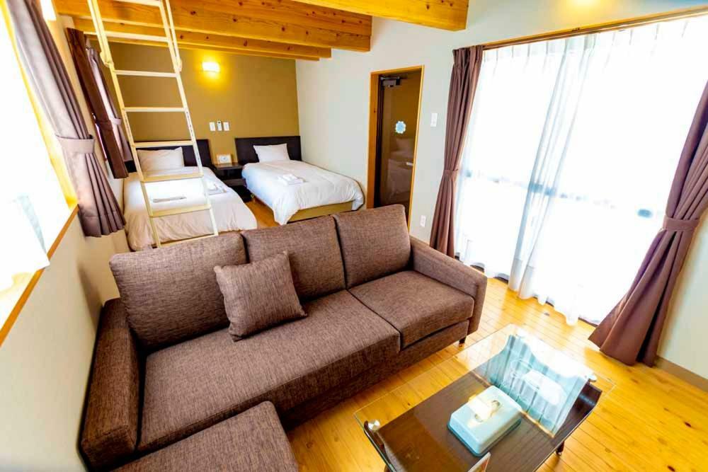 Beach Resort Hotel Kalakaua Onna Dış mekan fotoğraf